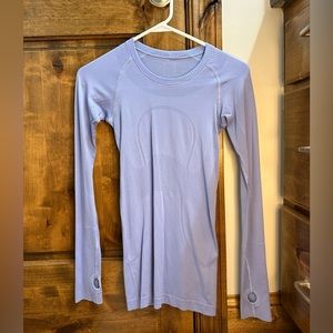 Lululemon swiftly-tech long sleeve shirt in the color blue
